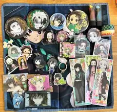 鬼滅の刃キャラクターグッズ　キーホルダー、ステッカー、缶バッチ、カード　等