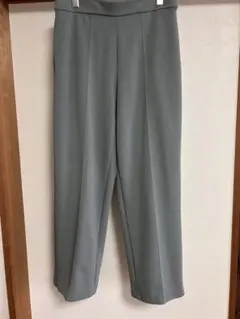 ユニクロ　ストレートパンツ