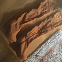 ニーハイブーツ