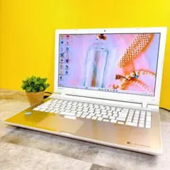 SSD搭載で快適✨おしゃれゴールド✨フルHD カメラ付き 薄型Windows11