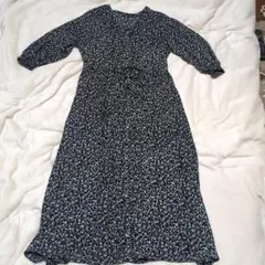 GU 花柄ロングワンピース 長袖 ブラック系