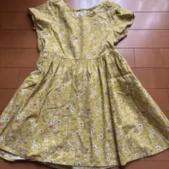 西松屋　花柄 半袖 ワンピース イエロー 120cmのサムネイル