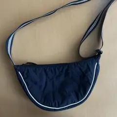 ユニクロ　ラウンドミニショルダーバッグ　NAVY