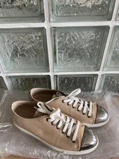 miumiu スニーカーのサムネイル