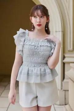 新品herlipto 店舗限定色La Plage Peplum Top pink - メルカリ