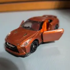 トミカ　絶版【日産 GT－R 】オレンジカラーのサムネイル