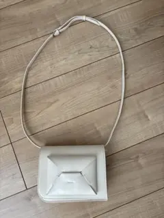 ADD CULUMN ホワイト ショルダーバッグ