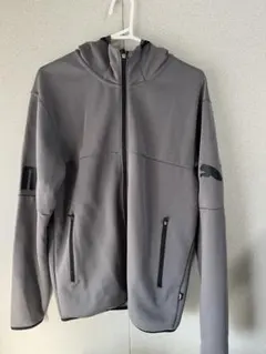 PUMA パーカー ジップアップ グレー 美品 スウェット スポーツ メンズ M