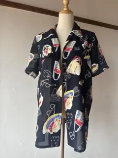 柄シャツ　レトロな半袖ブラウス　総柄 アロハシャツ　ヴィンテージシャツ