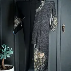 み*み様 訪問着 黒地 金色花柄 絹製