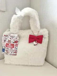 キティちゃん　ボア　ショルダー　ミニ　バッグ　ホワイト　チャーム　リボン