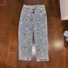 フラワープリント ストレートデニム ジーンズ 派手かわ 花柄 30インチ