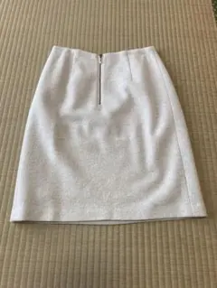 NOLLEY'S ライトグレー （ホワイト？）タイトスカート ひざ丈