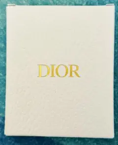 Dior ノベルティ リボンとゴールドチャーム