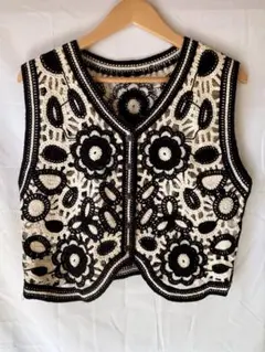 花柄レース編みノースリーブニットベスト
