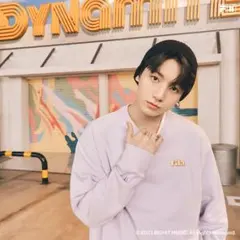 BTS グク　Lサイズ　FILA DYNAMITE クルーネックスウェットシャツ