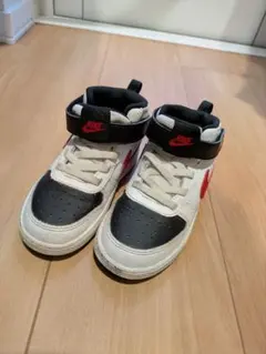 Nike ハイカットスニーカー ホワイト/ブラック/レッド