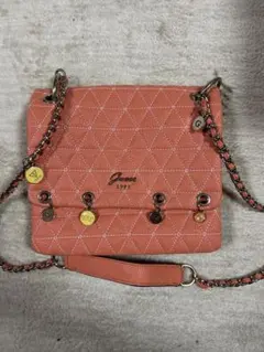 GUESS ショルダーバッグ コーラル
