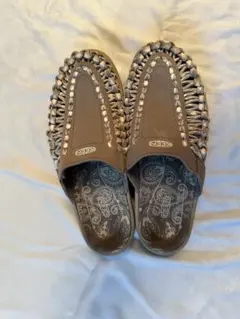 KEEN UNEEK（キーン ユニーク） 人気のグレー系カラーのサムネイル