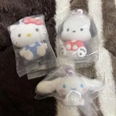 サンリオガチャガチャ　ふわわフロッキーマスコット　キティ　ポチャッコ　シナモン