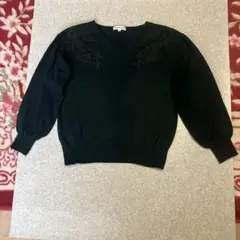 Natural Beauty Basic 濃い緑色のVネックニット