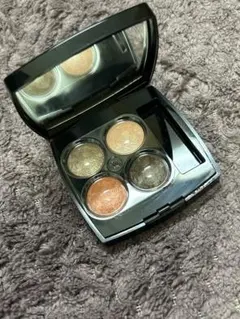 CHANEL レ キャトル オンブル アイシャドウ パレットのサムネイル