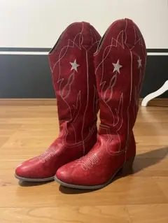 レッド ウエスタンブーツ 星の刺繍付き