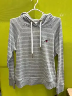 【新品】Tommy Hilfiger ストライプ グレー パーカー Sサイズ