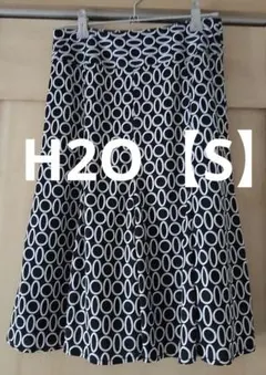 フレアスカート 黒と白の円形模様