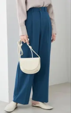 earth music &ecology ハイウエストタックストレートパンツのサムネイル