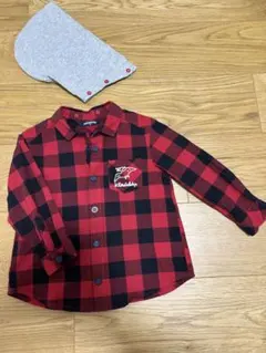 klädskaap 恐竜　赤黒チェック 長袖シャツ フード