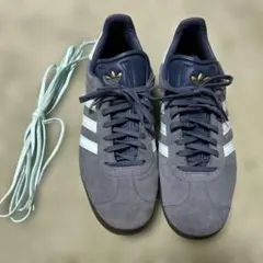 adidas Gazelle スニーカー グレー/ネイビー