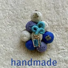 ハンドメイド　刺繍ブローチ　クリスマスツリー　ボンボンブローチ240