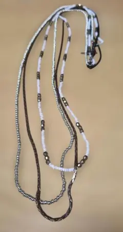 ビーズMIXデザイン ロングネックレス　コスチュームジュエリー