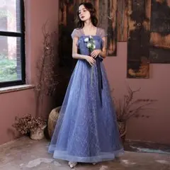 ブルーの透け感マキシドレス