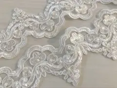 新品　スパンコール・パール付　刺繍レース　オフホワイト　1ヤード（0.91m）