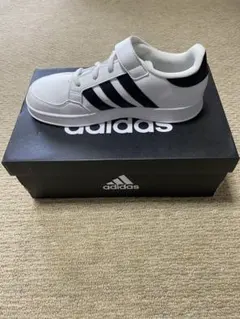⭐️アディダス　キッズスニーカー⭐️21.5センチ