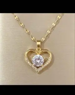 ハート型クリスタルネックレス