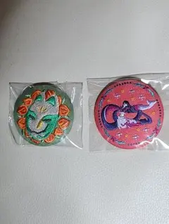 薬屋のひとりごと展 刺繍缶バッジ 猫猫と仮面