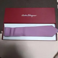 Salvatore Ferragamo シルクネクタイ 紫系 幾何学模様