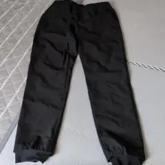 ブラックリブ付きストレートパンツ