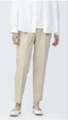 無印良品　MUJI 新品未使用タグ付シワになりにくいタックテーパードパンツ