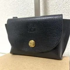 【希少✨デジカメポーチ】美品　イルビゾンテ　小物入れ　レザー　ブラック　ロゴ刻印のサムネイル