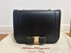 美品✨Salvatore Ferragamo ショルダーバッグのサムネイル