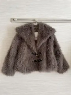 ショートフェイクファーコート ショートジャケット バックル付き