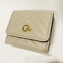 美品セシルマクビーキルティングレザーWALLET ミニウォレットベージュのサムネイル