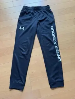 UNDER ARMOUR ロングパンツ