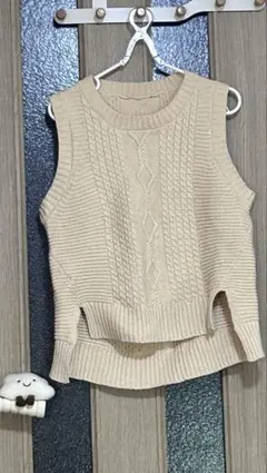 ニットベスト ベージュ