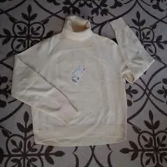 新品　UNIQLO 3D KNIT オフホワイト Mサイズ