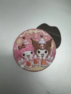 サンリオ　 刺繍缶バッジ　マイメロディ＆クロミ　シークレット